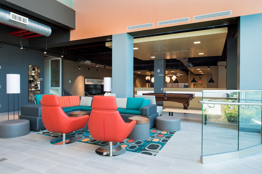 Aloft New York LaGuardia Airport - photo 9