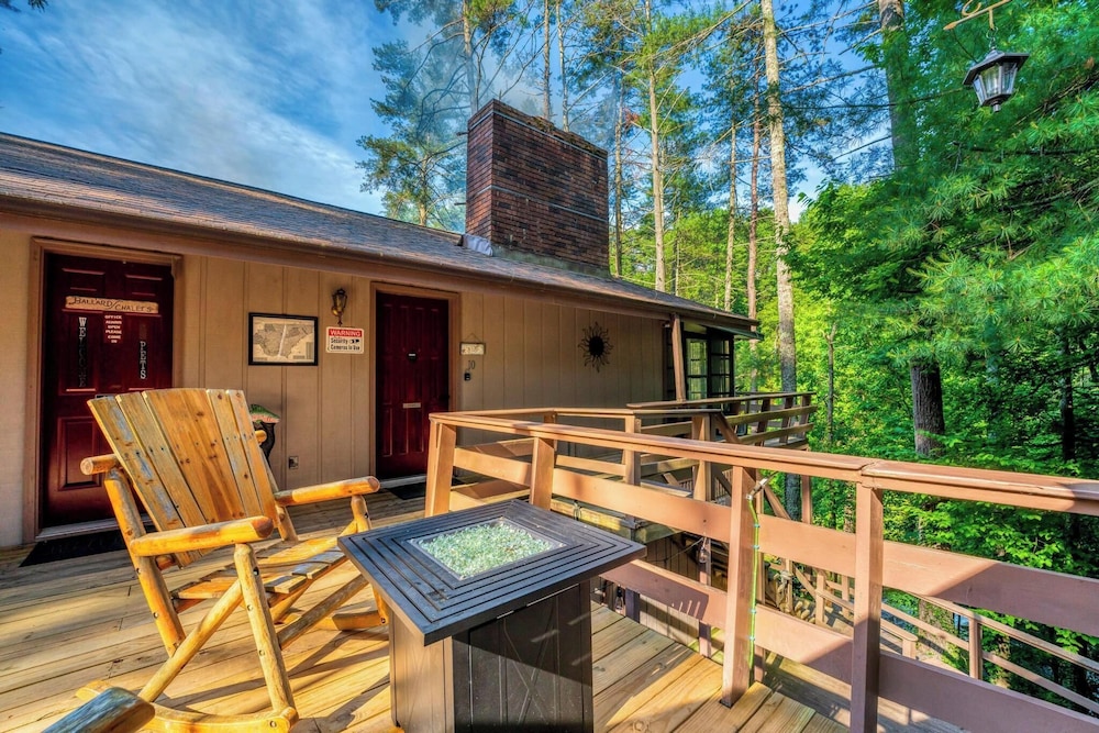 The Cascades Inn - photo 36
