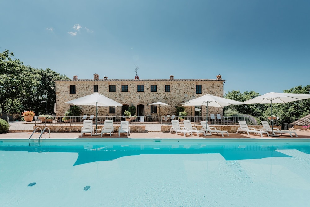 Borghetto Poggio Bianco Antico casale — hotel in Radicondoli