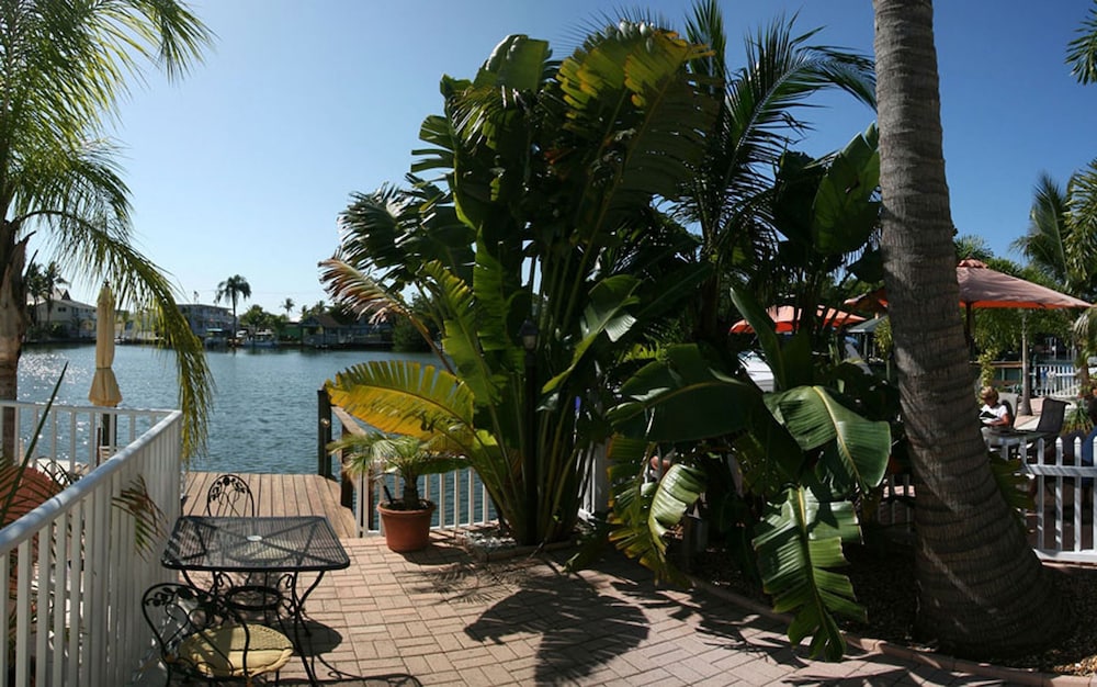 Manatee Bay Inn Near Fishing Pier Fort Myers Beach - photo 13