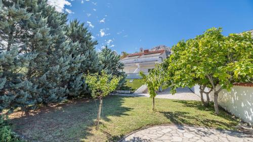 Große Terrasse mit Meerblick Strand 200 Meter in Baska, Croatia