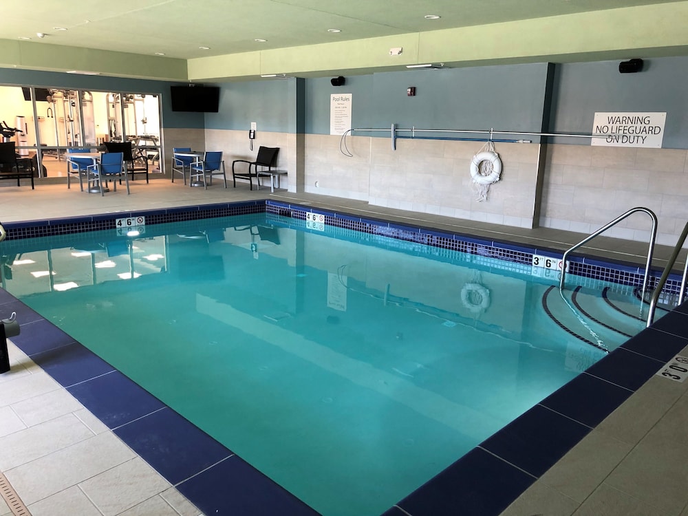 Holiday Inn Express & Suites Springfield North by IHG - photo 21