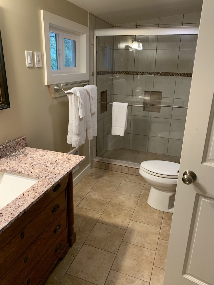 Lovett s Inn and Restaurant - photo 44
