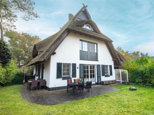Villa Kormoran — 4-Star Luxury Hotel in Ostseebad Dierhagen, Germany
