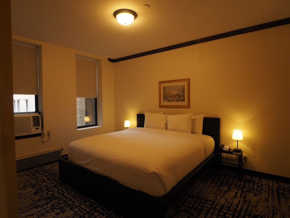 Night Hotel Broadway - photo 32