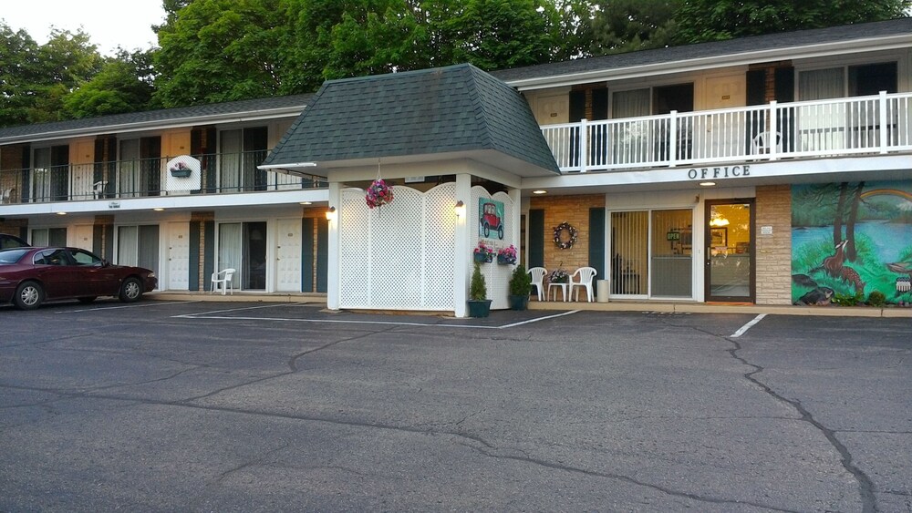 Brentwood Motor Inn - photo 42