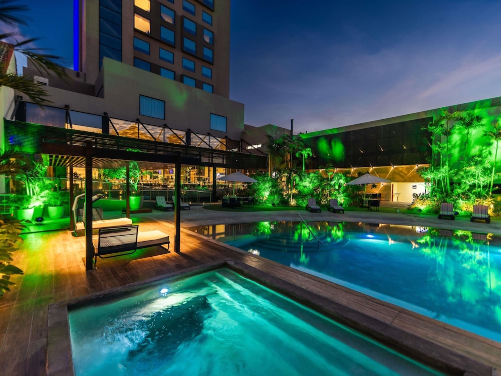 Novotel Santa Cruz De La Sierra — 5-Star Luxury Hotel in Santa Cruz De La Sierra, Bolivia