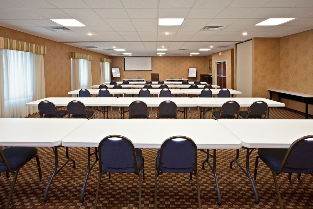Holiday Inn Express Hotel & Suites Frankfort by IHG - photo 34