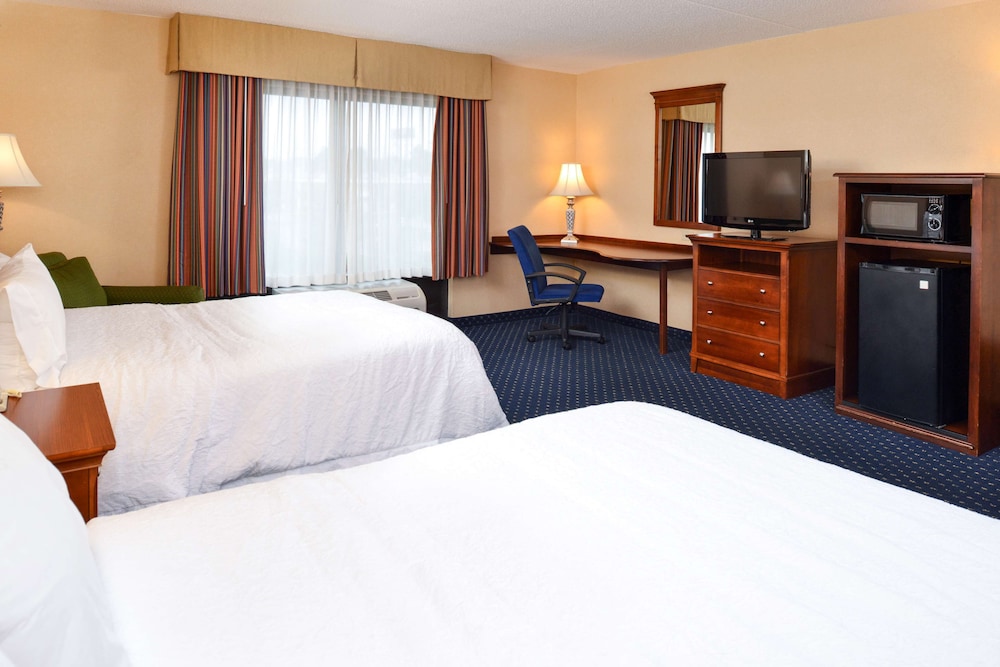 Hampton Inn & Suites Fredericksburg South - photo 21