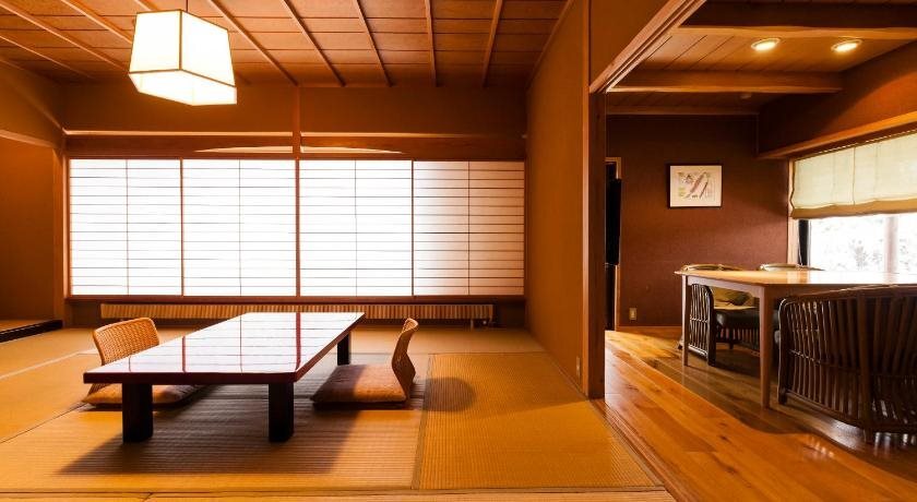 Meigetsuso — 5-Star Luxury Hotel in Kaminoyama, Japan