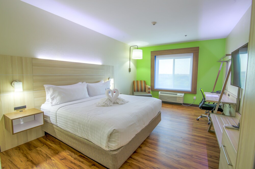 Holiday Inn Express & Suites Raymondville by IHG - photo 8
