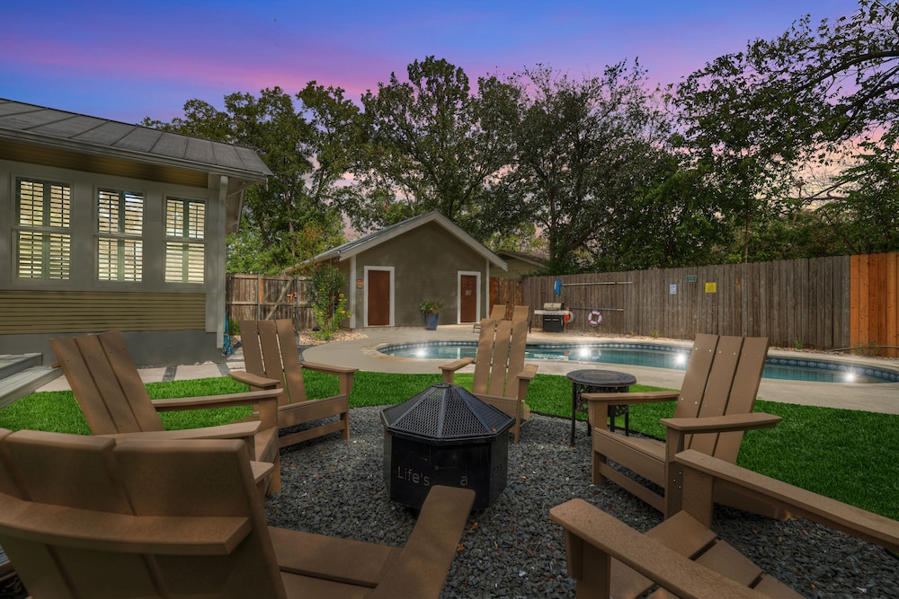 Heart of Fredericksburg With Pool Hot tub&grill - photo 27