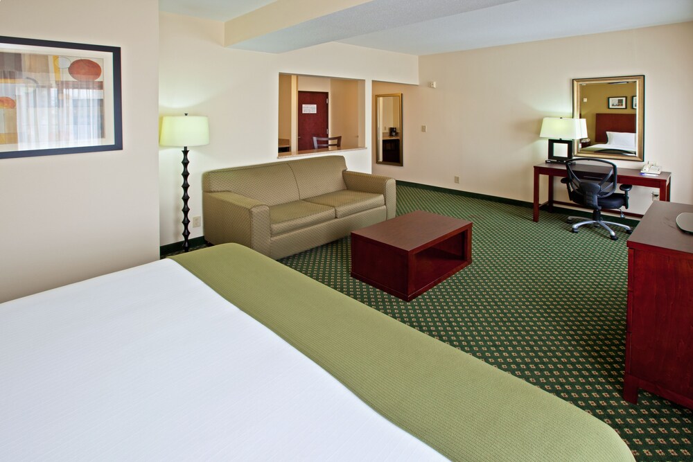 Holiday Inn Express & Suites Indianapolis East By Ihg - photo 13