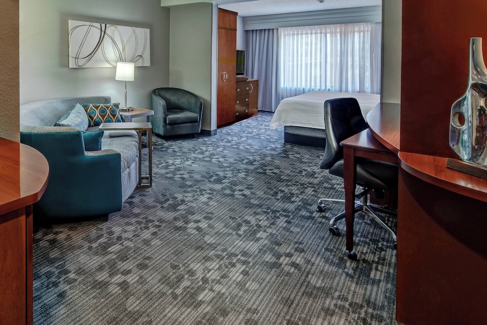 Courtyard by Marriott Troy - photo 6
