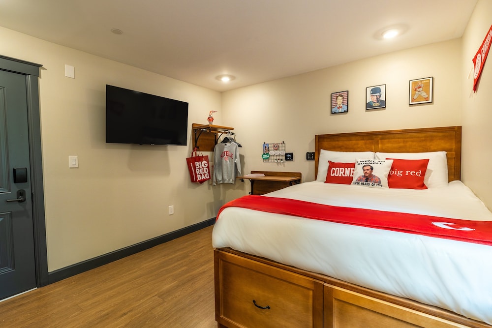 The Dorm Hotel - photo 9