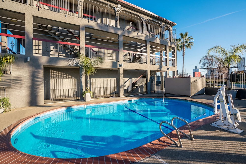 Red Roof Inn Stockton - photo 22