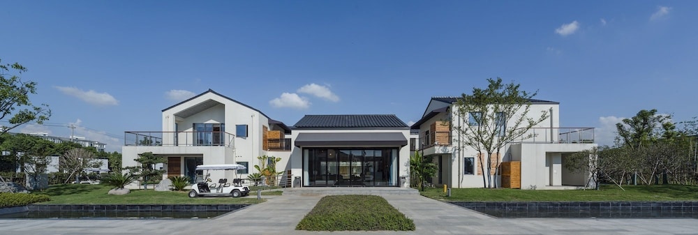 Heritage Villas Zhouzhuang — 4-Star Luxury Hotel in Suzhou, People's Republic of China