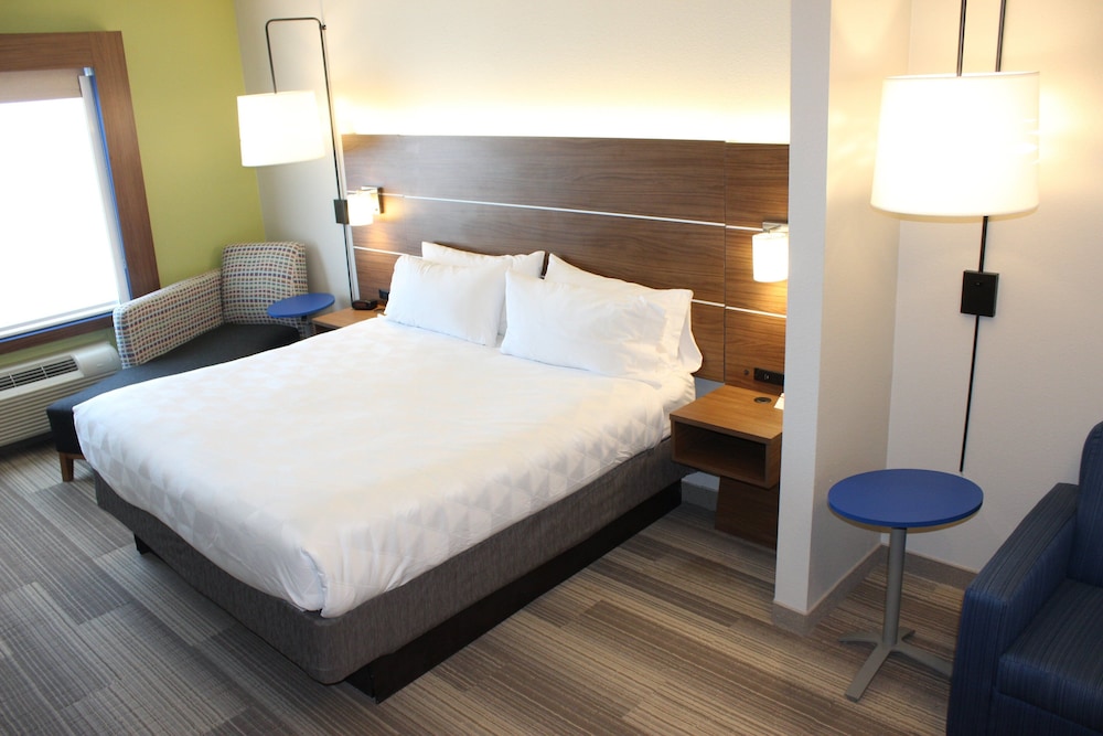 Holiday Inn Express & Suites Mansfield by IHG - photo 26