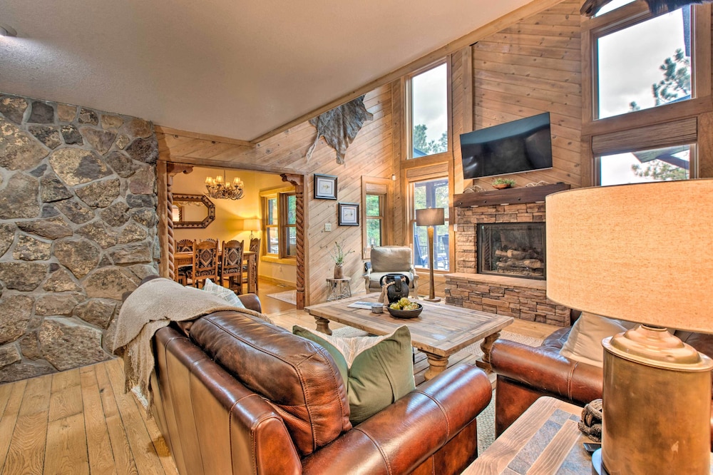Blue Spruce Cabin with Hot Tub And Resort Amenities - photo 15