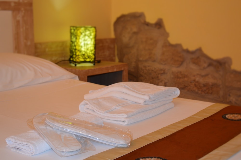Butterfly Accommodation — 4-Star Luxury Hotel in Alghero, Italy