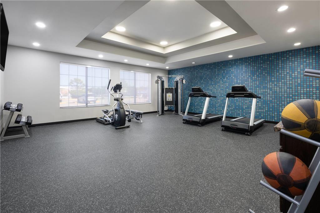 La Quinta Inn & Suites by Wyndham Muskogee - photo 9