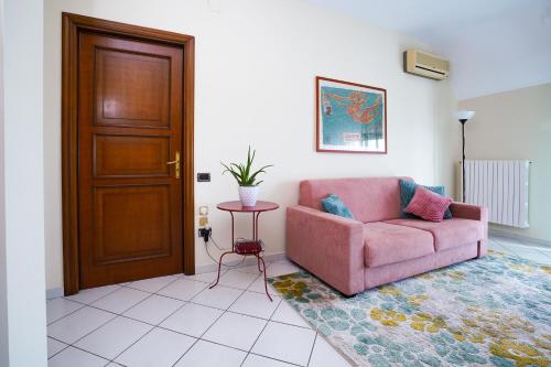 La casa di Azzurra Centro Città Appartamento fino a 4 posti letto e 2 bagni — 4-Star Luxury Hotel in Foggia, Italy