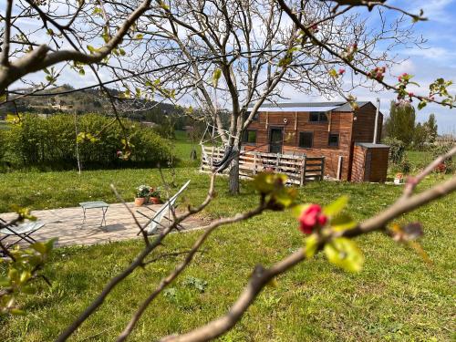 La Tiny Adorée - carbon neutral hotel in Montmeyran