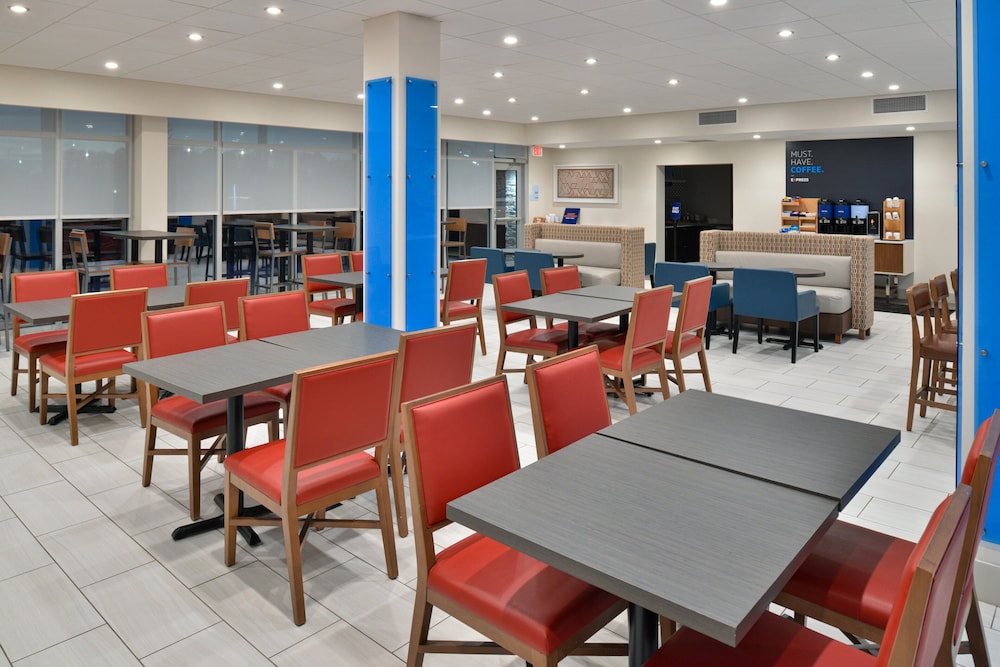 Holiday Inn Express Orlando South Park by IHG - photo 68