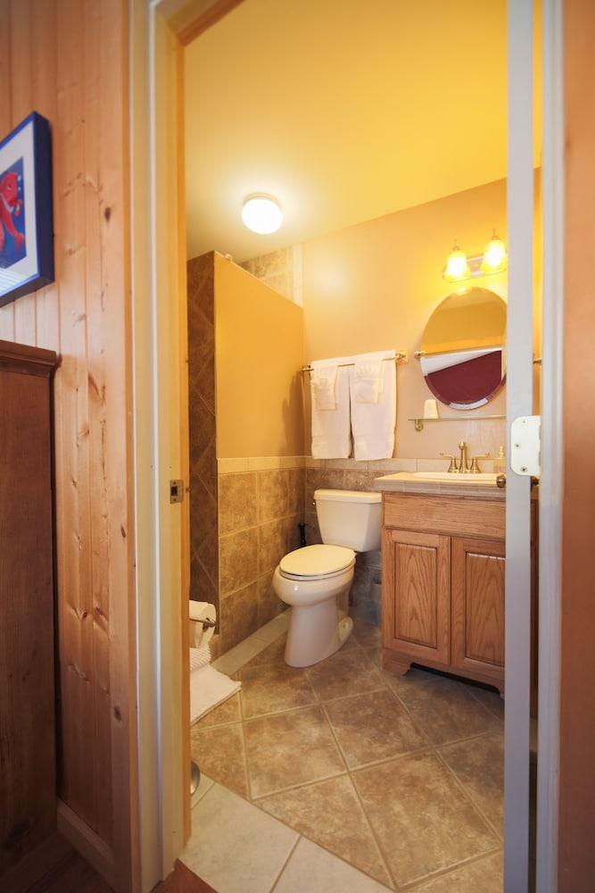 Sea Parrot Inn - photo 19