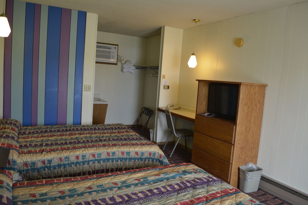 Edgetowner Motel - photo 6