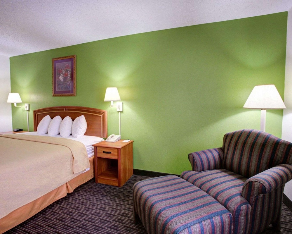 Quality Inn & Suites Airport - photo 14