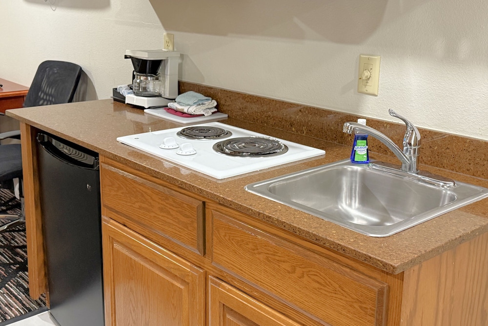 Town House Extended Stay Hotel Downtown - photo 10