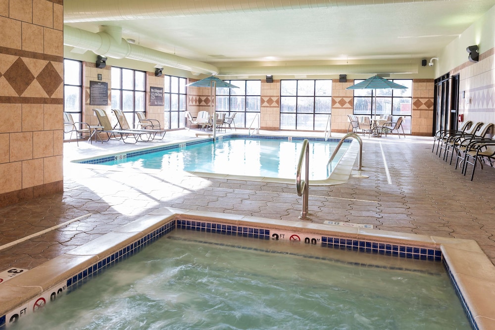 Hampton Inn Detroit Roseville - photo 24