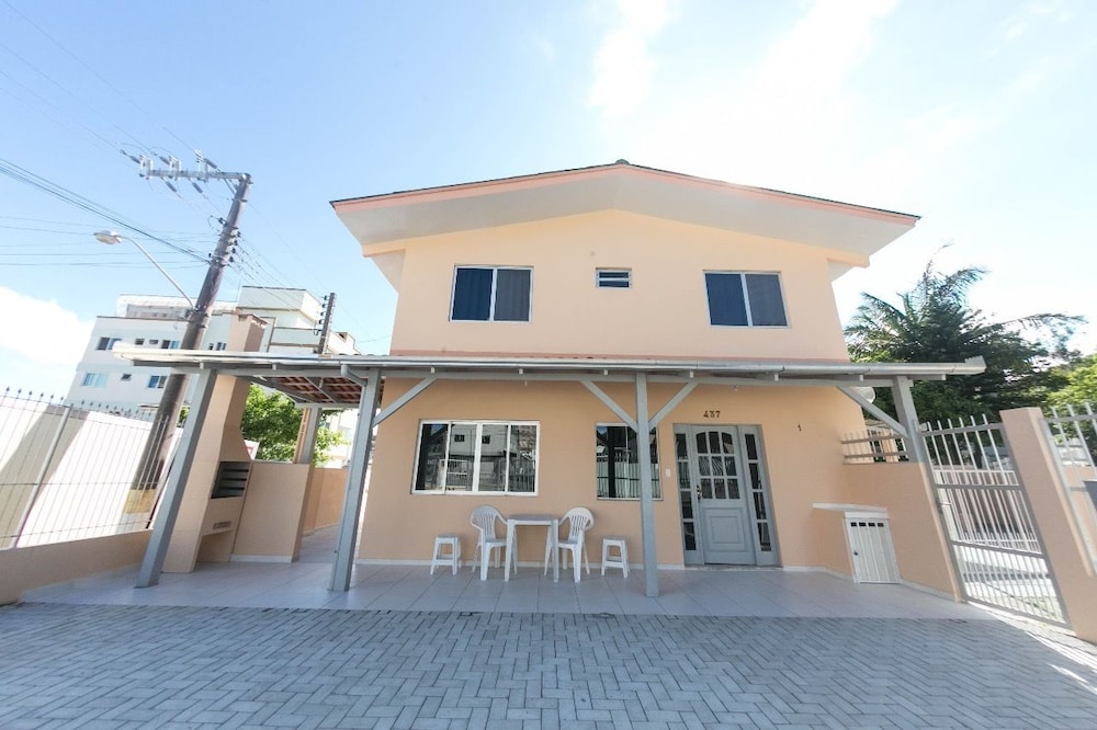 Sobrado 1 Casa com piscina 10 pessoas
