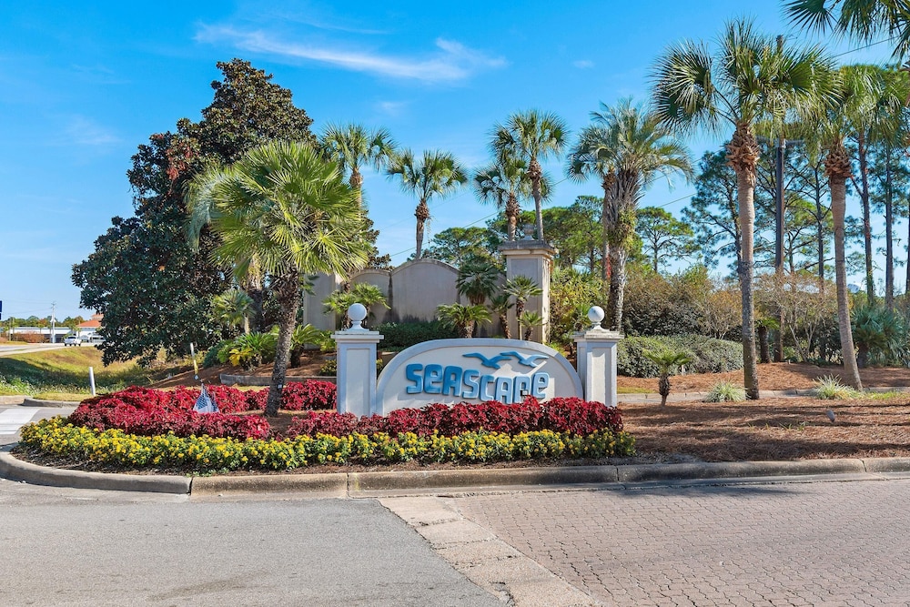 Ariel Dunes I 707 in Destin, United States