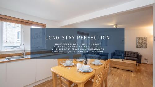 Out LEZ Zone Free Allocated Parking Space at Rear Entrance Fast WIFI Ideal for Long Term Contractor Corporate etc Stays Housekeeping Option Dwellcome Home Ltd 2 King Beds West End Apt Half Mile to Union Street yet Quiet See Site for Assurance — 4-Star Luxury Hotel in Aberdeen, United Kingdom
