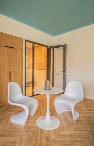 Panoramic Studio Apt in Tbilisi Center By Wehost