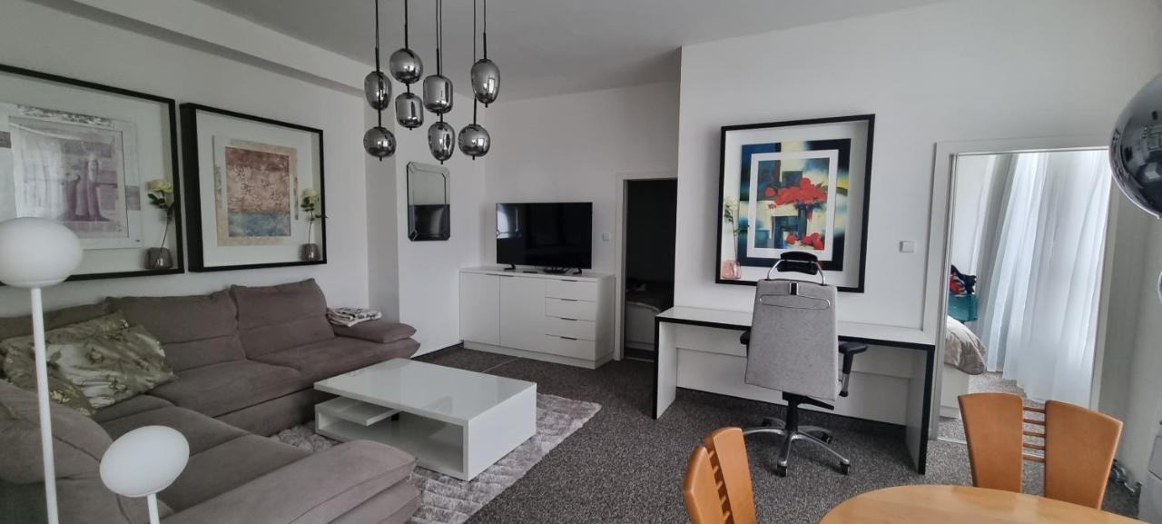 Apartman A7 U Jenicka V Chomutove — hotel in Chomutov