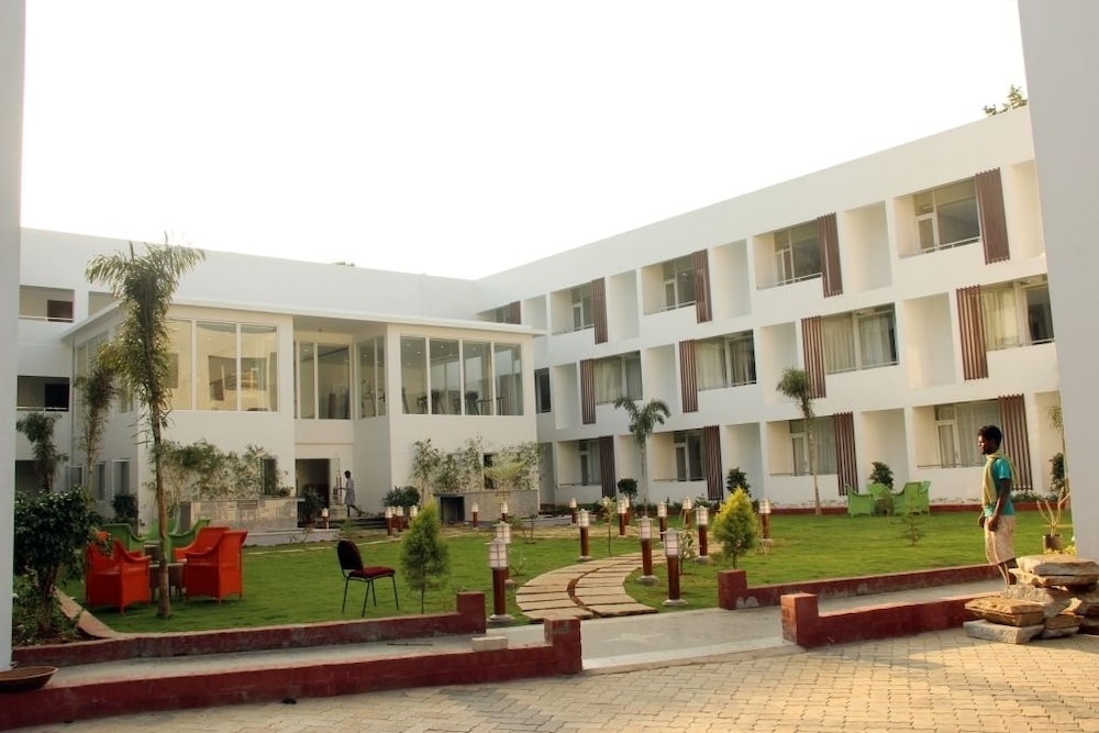 Saaral Resorts - carbon neutral hotel in Tharangambadi