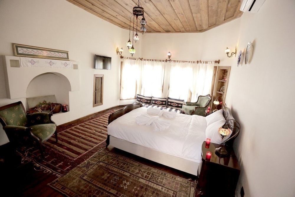 Kadilar Pasazade Konagi Butik Otel — Oedemis