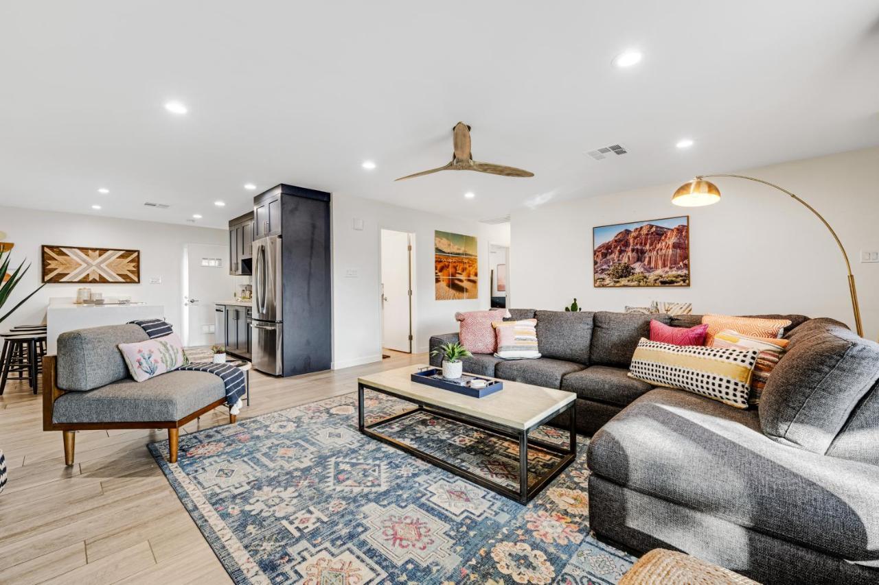 3BR with Spacious Backyard by WanderJaunt in Scottsdale, United States
