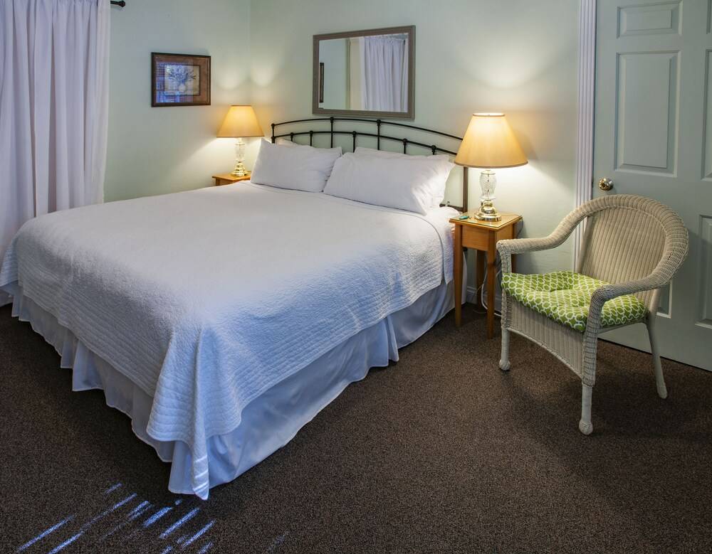 Cedar Court Inn - photo 32