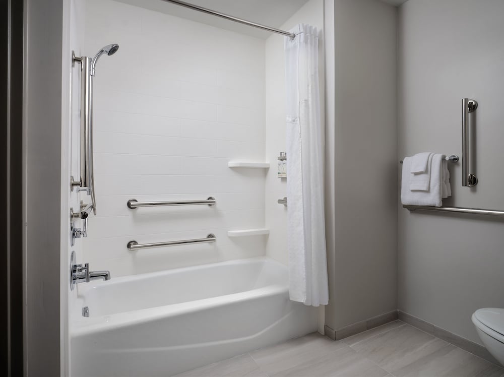 Holiday Inn Express Hotel & Suites Peru Lasalle Area by IHG - photo 33