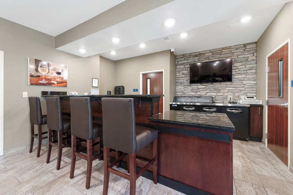 Cobblestone Hotel & Suites Urbana - photo 65