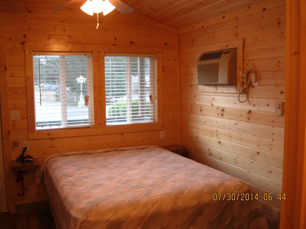 Crescent Bar RV Resort - photo 3