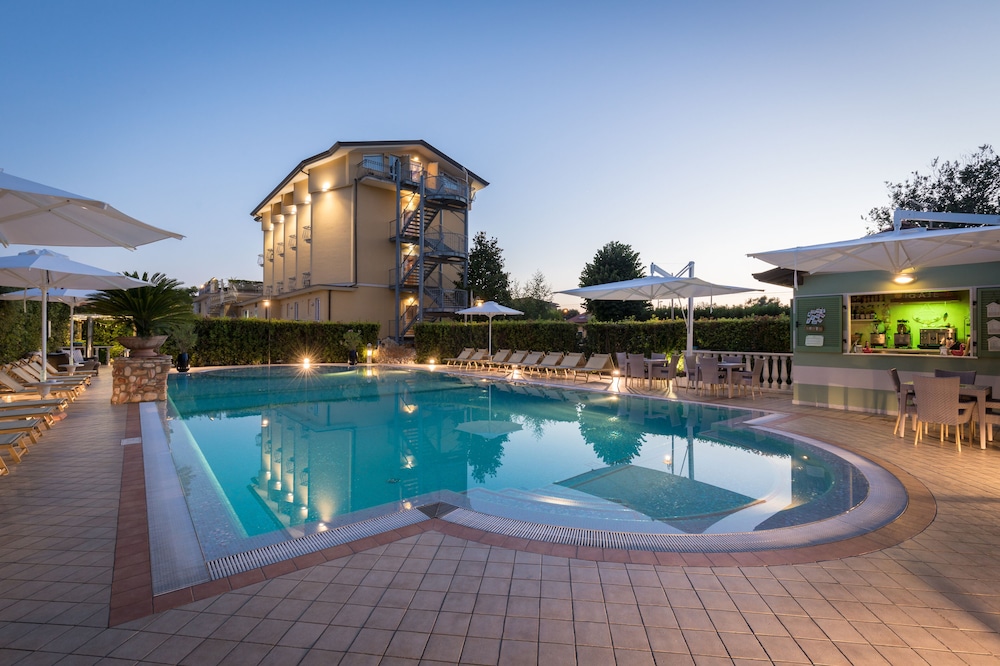 Hotel Villa Tiziana - carbon neutral hotel in Massa