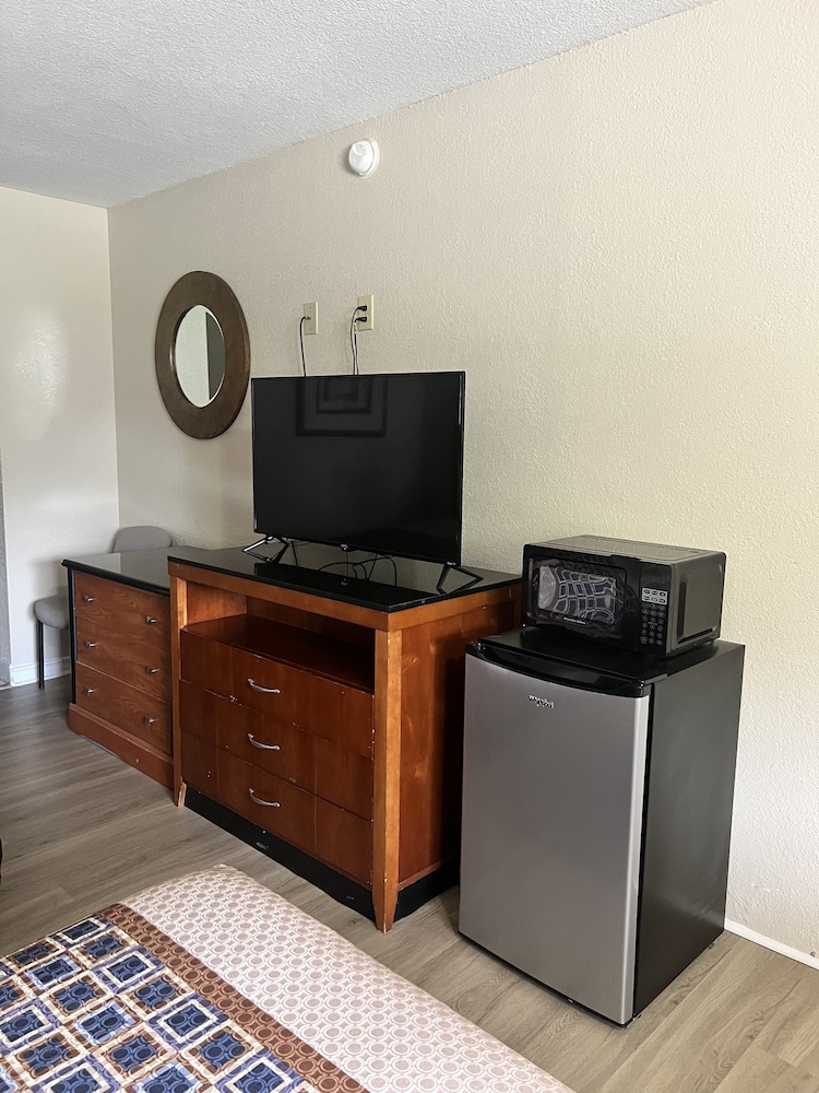 Americas Best Value Inn Edna - photo 17