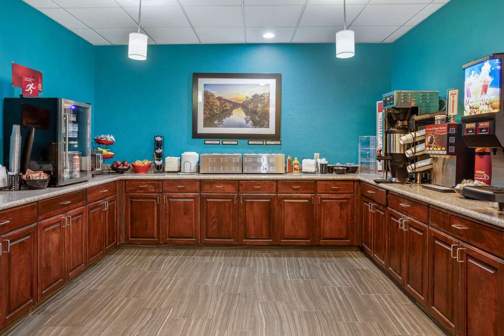 Best Western Plus Springfield Airport Inn - photo 31