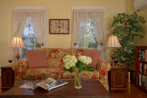 Camden Maine Stay Inn - photo 22