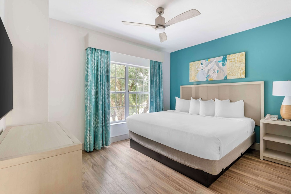 Hilton Vacation Club Aqua Sol Orlando West - photo 11